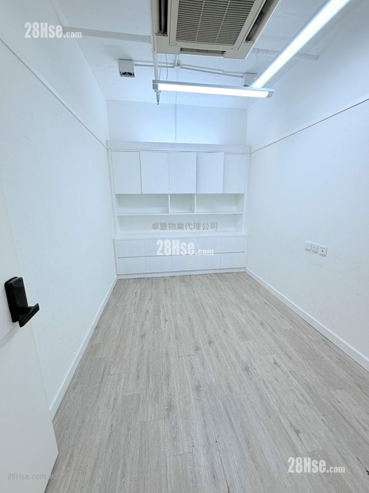 合兴工业大厦 租盘 5+ 房 , 5+ 厕所 3,100 平方尺