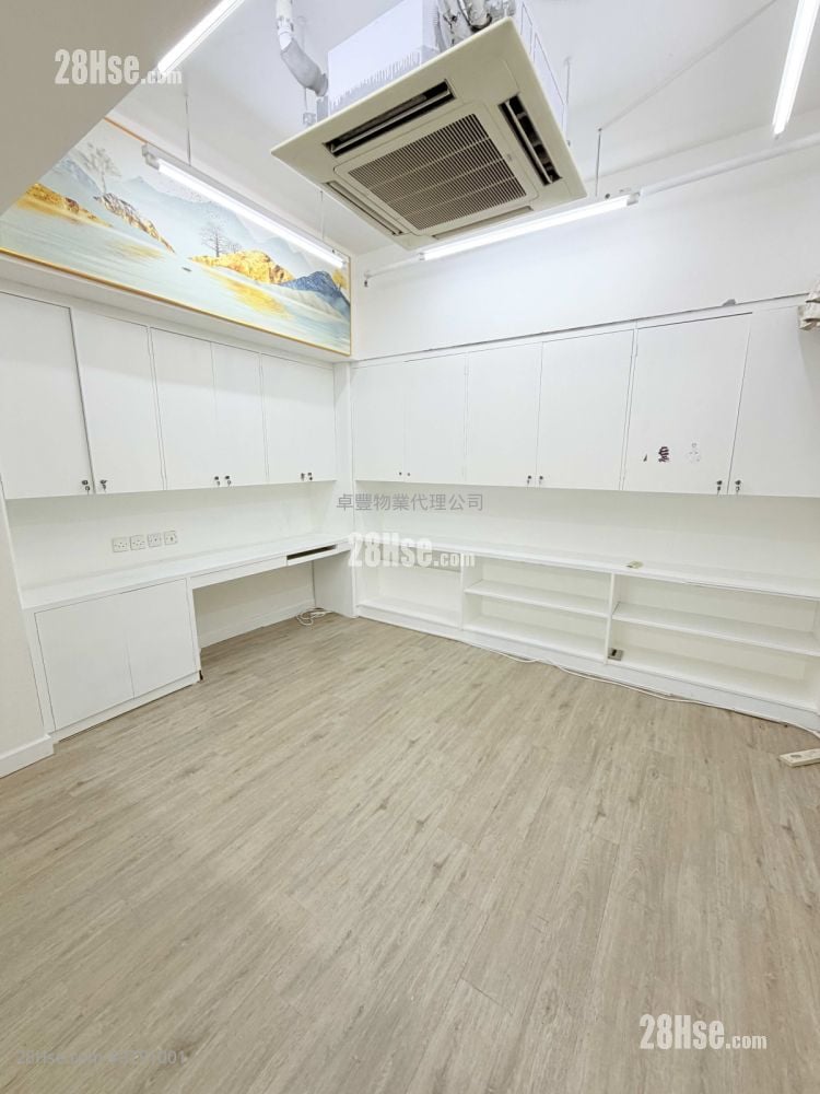 合兴工业大厦 租盘 5+ 房 , 5+ 厕所 3,100 平方尺