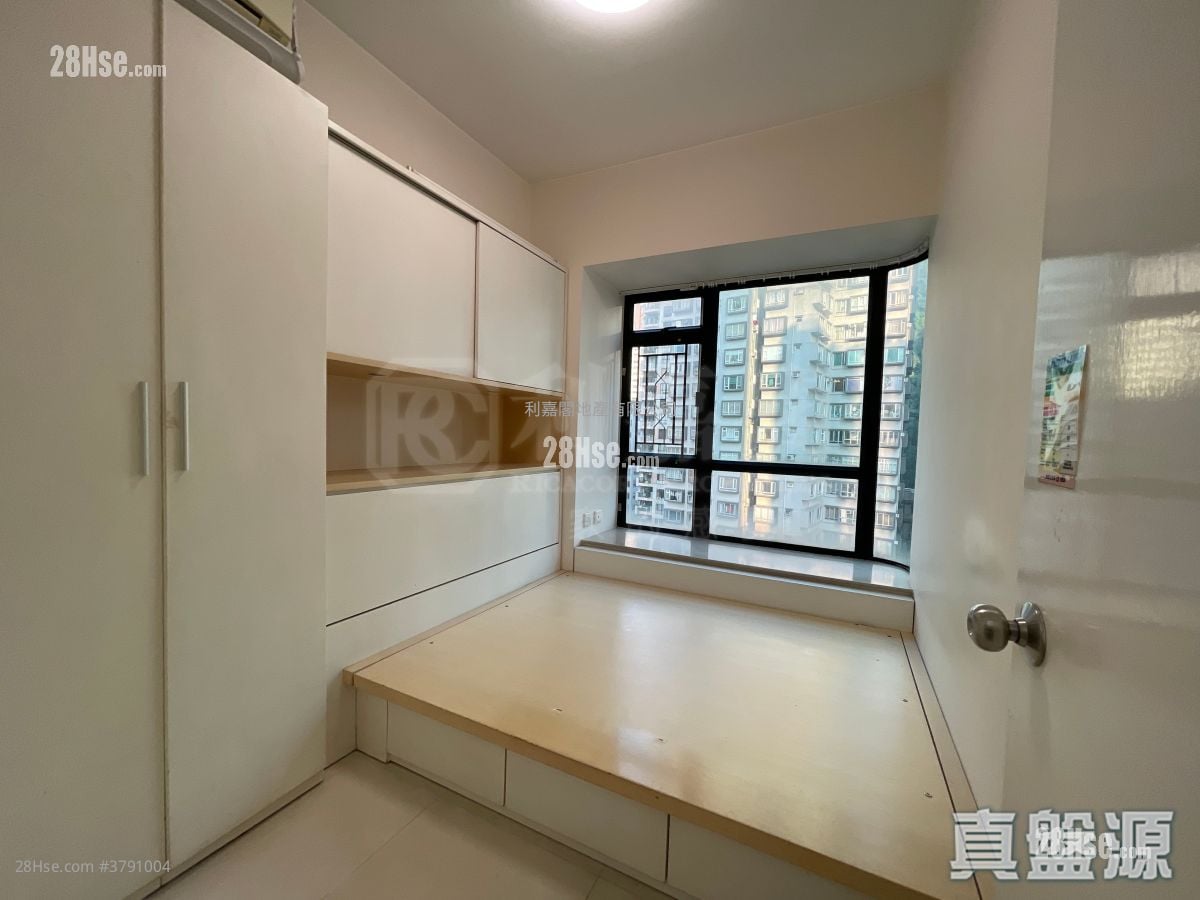 海景轩 售盘 2 房 356 平方尺