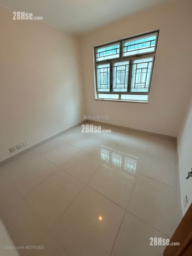 村屋 租盘 3 房 , 1 浴室 700 平方尺