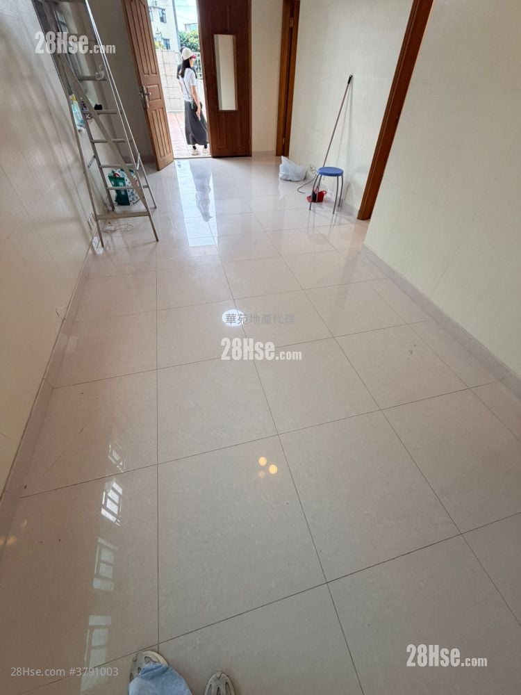 村屋 租盘 3 房 , 1 浴室 700 平方尺