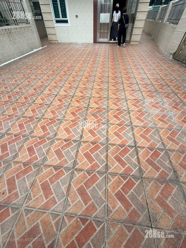 村屋 租盘 3 房 , 1 浴室 700 平方尺