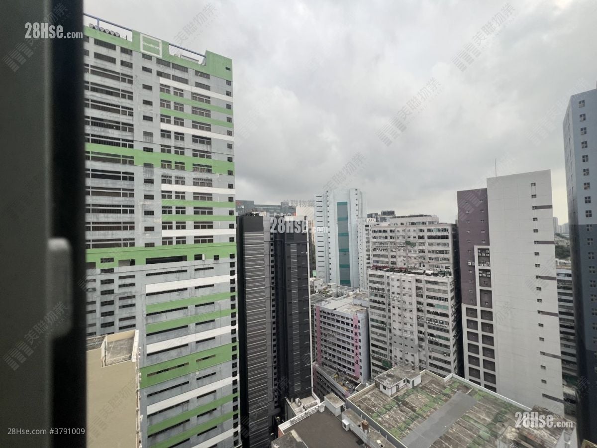 Indihome Sell 2 Bedrooms , 1 Bathroom 420 ft²