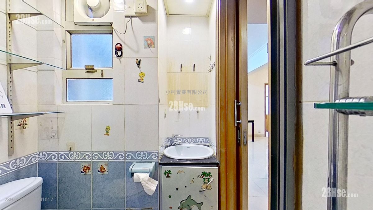 浴室: 新都楼 售盘 2 房 , 1 浴室 467 平方尺