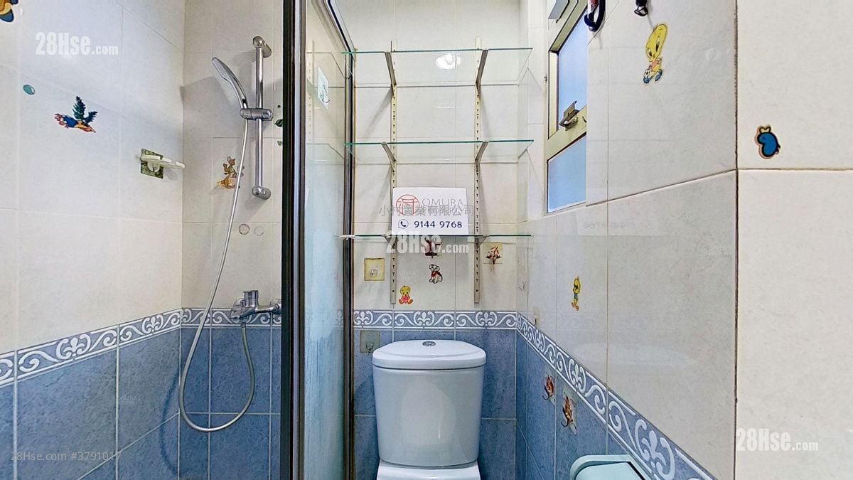 浴室: 新都楼 售盘 2 房 , 1 浴室 467 平方尺