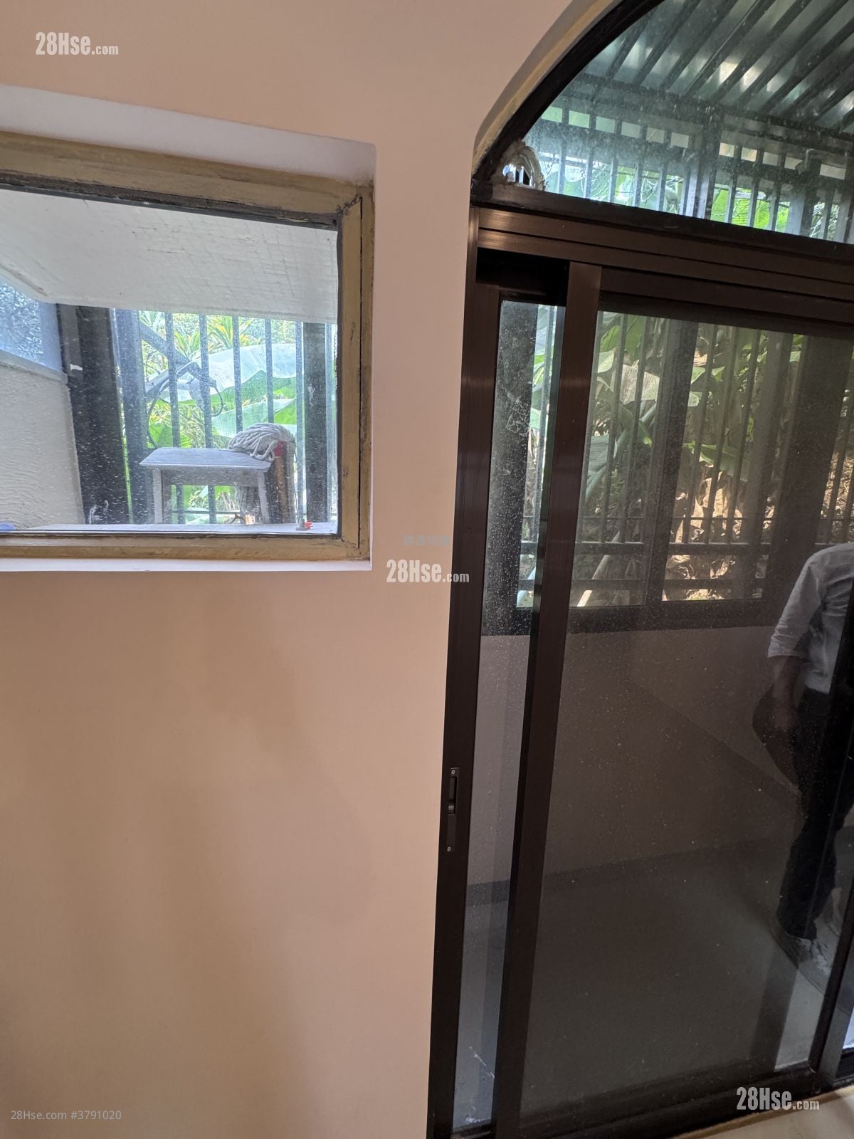 Cameo Court Sell 2 Bedrooms , 1 Bathroom 535 ft²