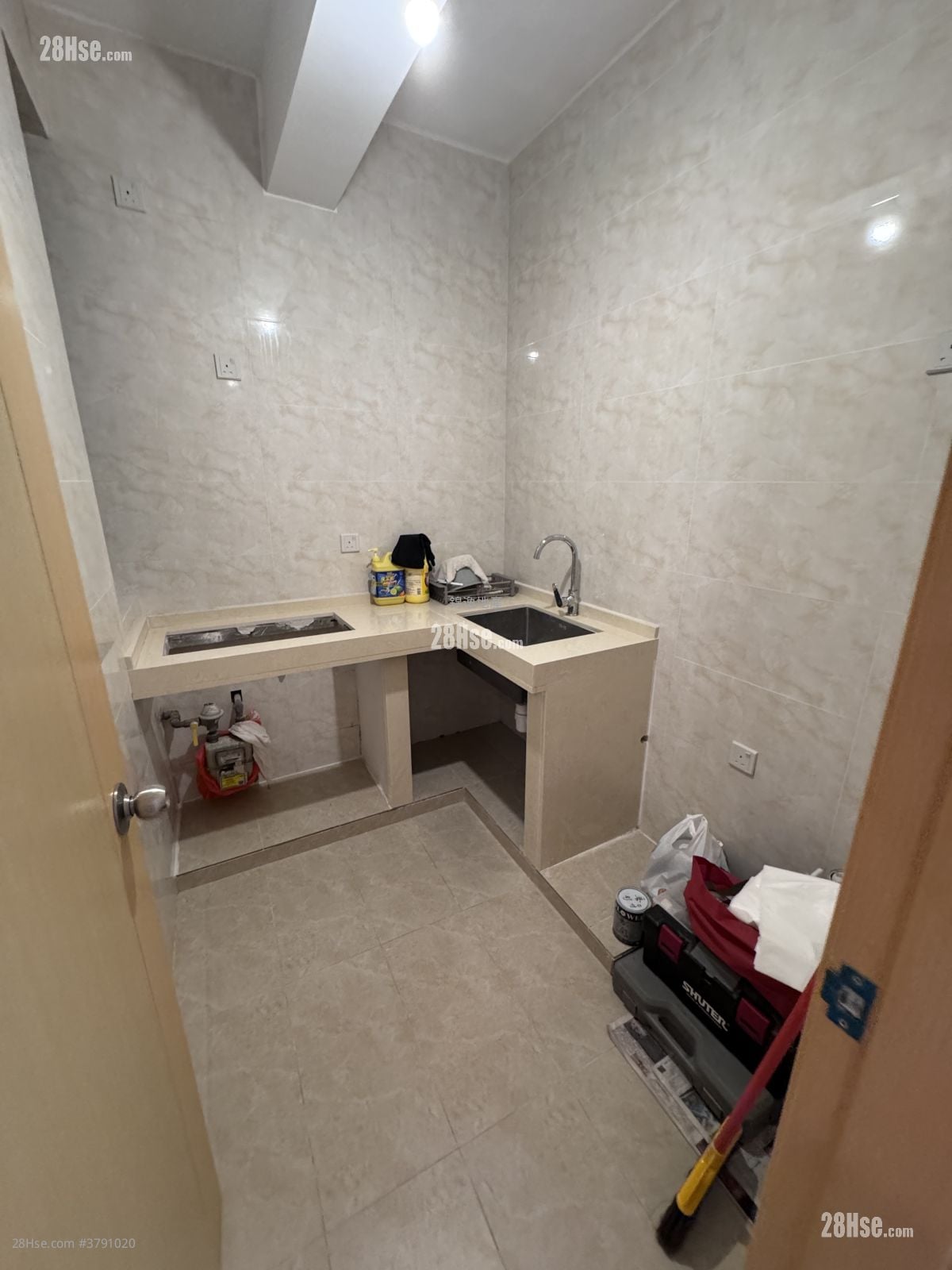 Cameo Court Sell 2 Bedrooms , 1 Bathroom 535 ft²