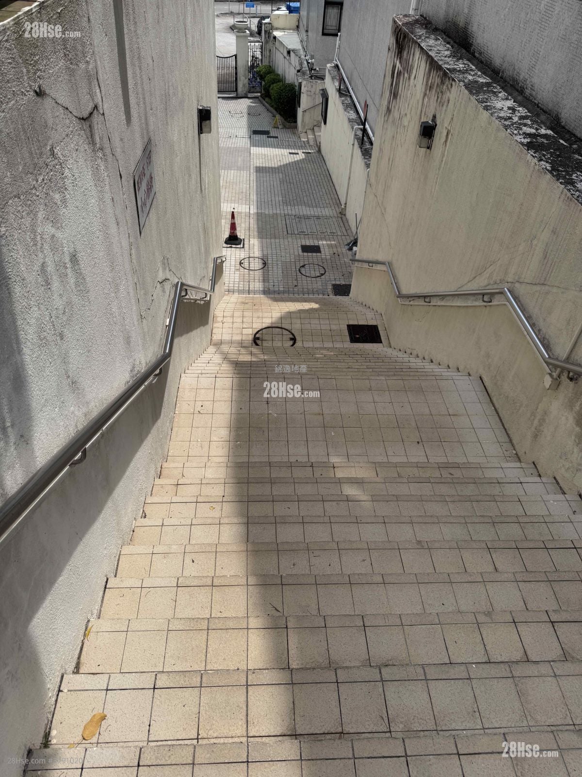 Cameo Court Sell 2 Bedrooms , 1 Bathroom 535 ft²