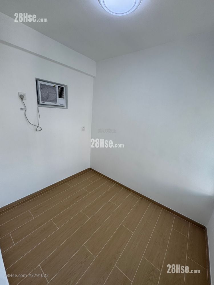 Kingswood Villas Sell 2 Bedrooms , 1 Bathroom 449 ft²