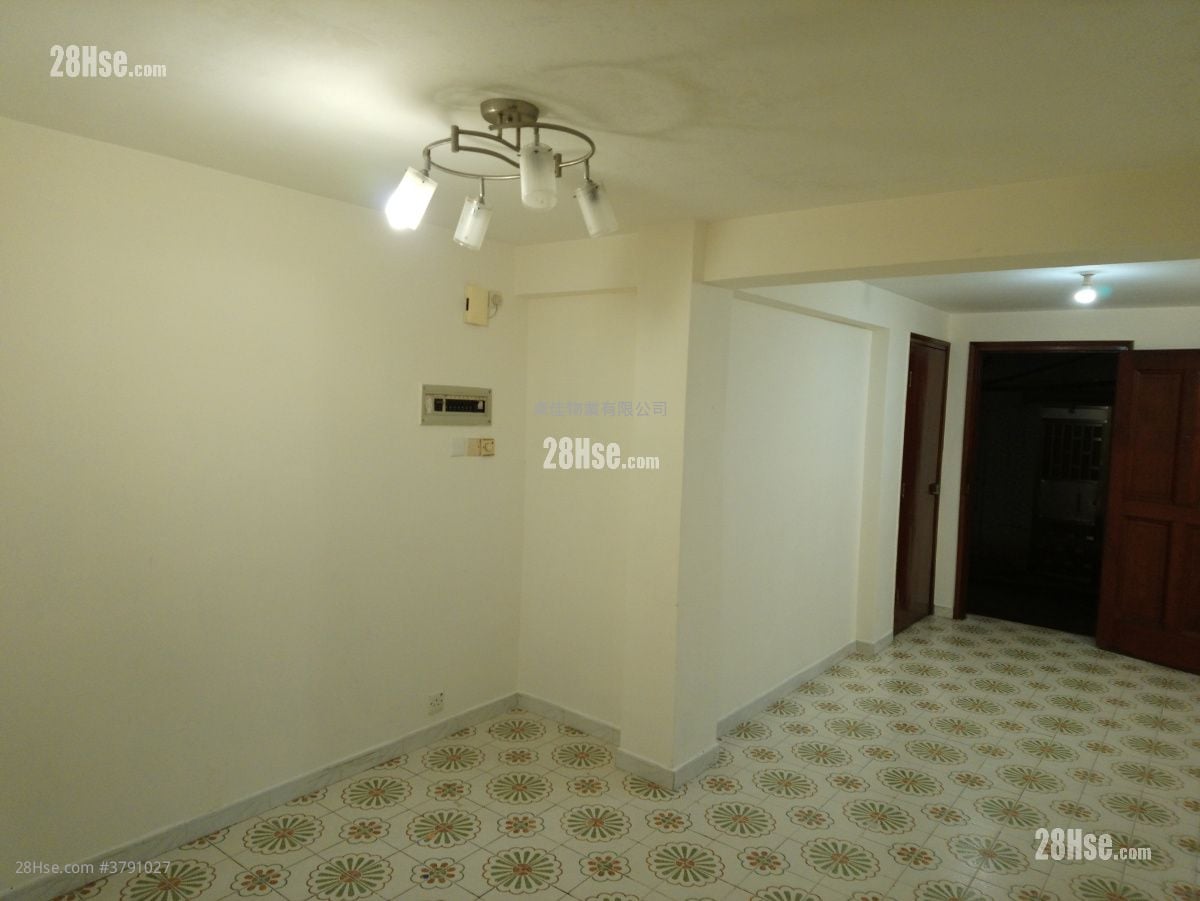 村屋 租盘 2 房 , 1 浴室