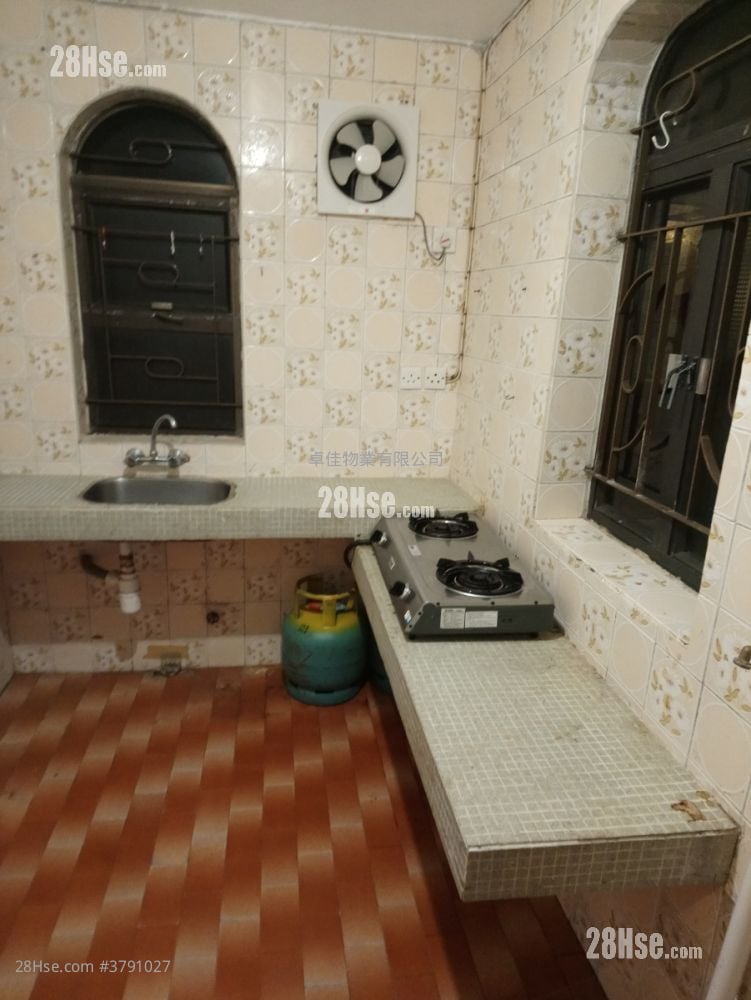 村屋 租盘 2 房 , 1 浴室