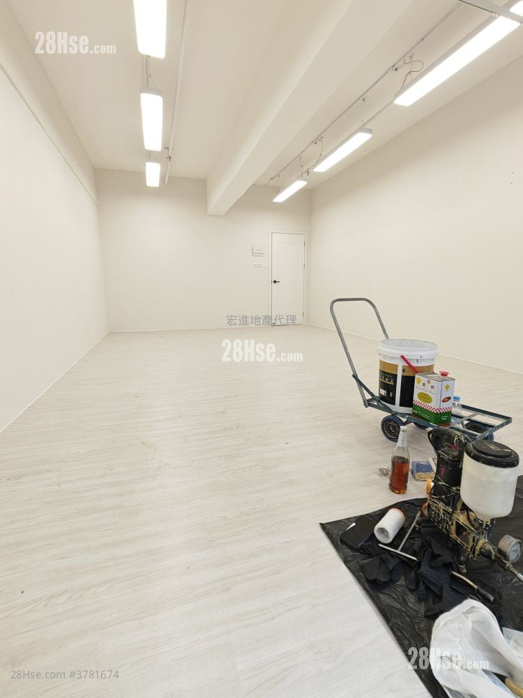 Tak Sing Industrial Building Rental 380 ft²