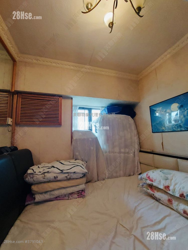 睡房 2: 艺典居 售盘 3 房 , 2 浴室 699 平方尺