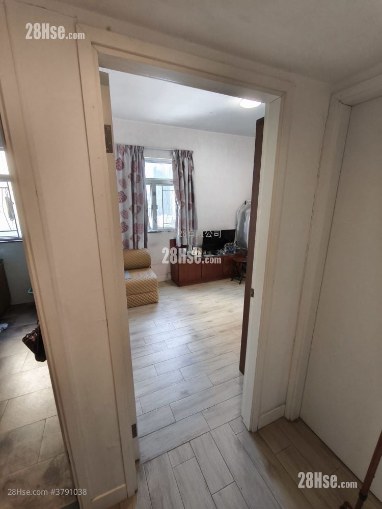 Louisa Tower Sell 2 Bedrooms , 1 Bathroom 630 ft²