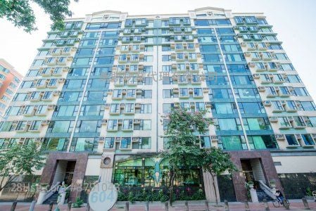 大厦入口: 艺典居 售盘 3 房 , 2 浴室 699 平方尺