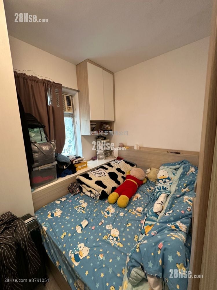 Appartment Sell 2 Bedrooms , 1 Bathroom 468 ft²