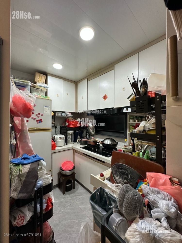 Appartment Sell 2 Bedrooms , 1 Bathroom 468 ft²