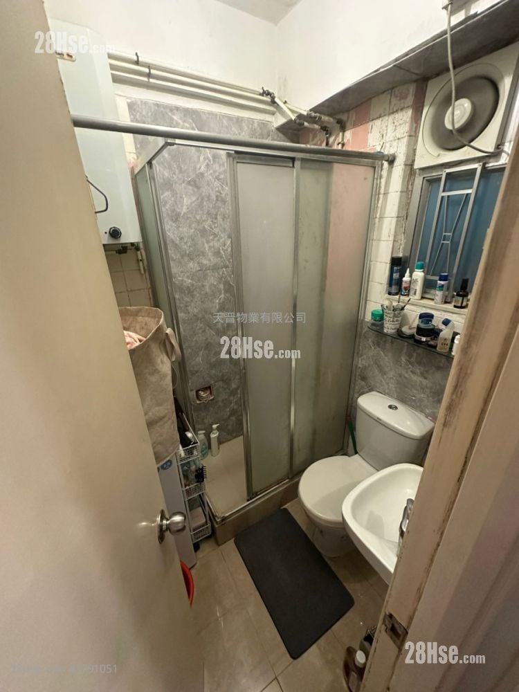 Appartment Sell 2 Bedrooms , 1 Bathroom 468 ft²