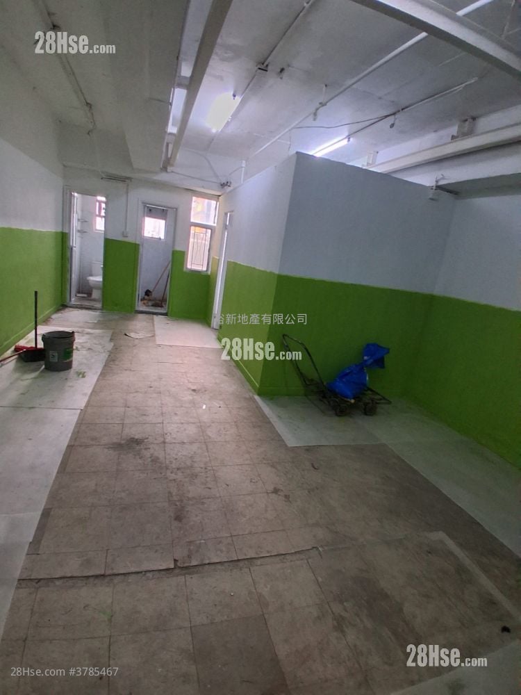 万利工业大厦 租盘 430 平方尺