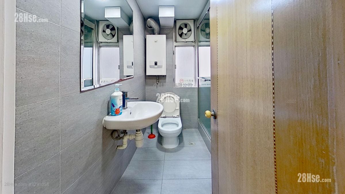bathroom: Shuet Kan Mansion Rental 3 Bedrooms , 2 Bathrooms 1,206 ft²