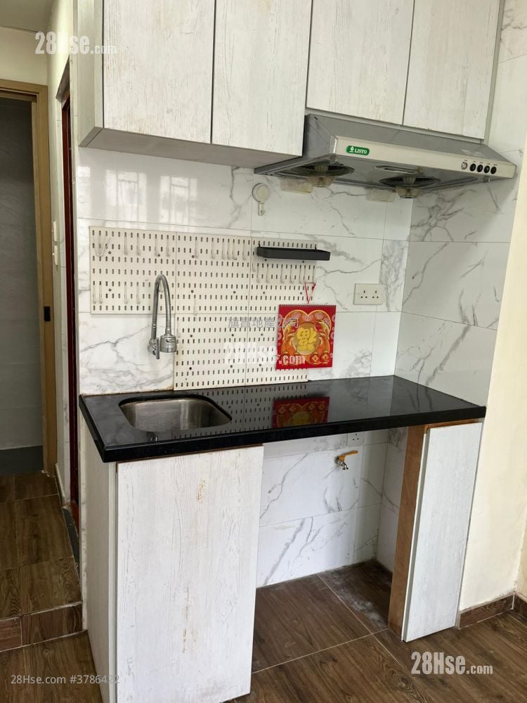 Tenement House Rental Studio , 1 Bathroom 130 ft²