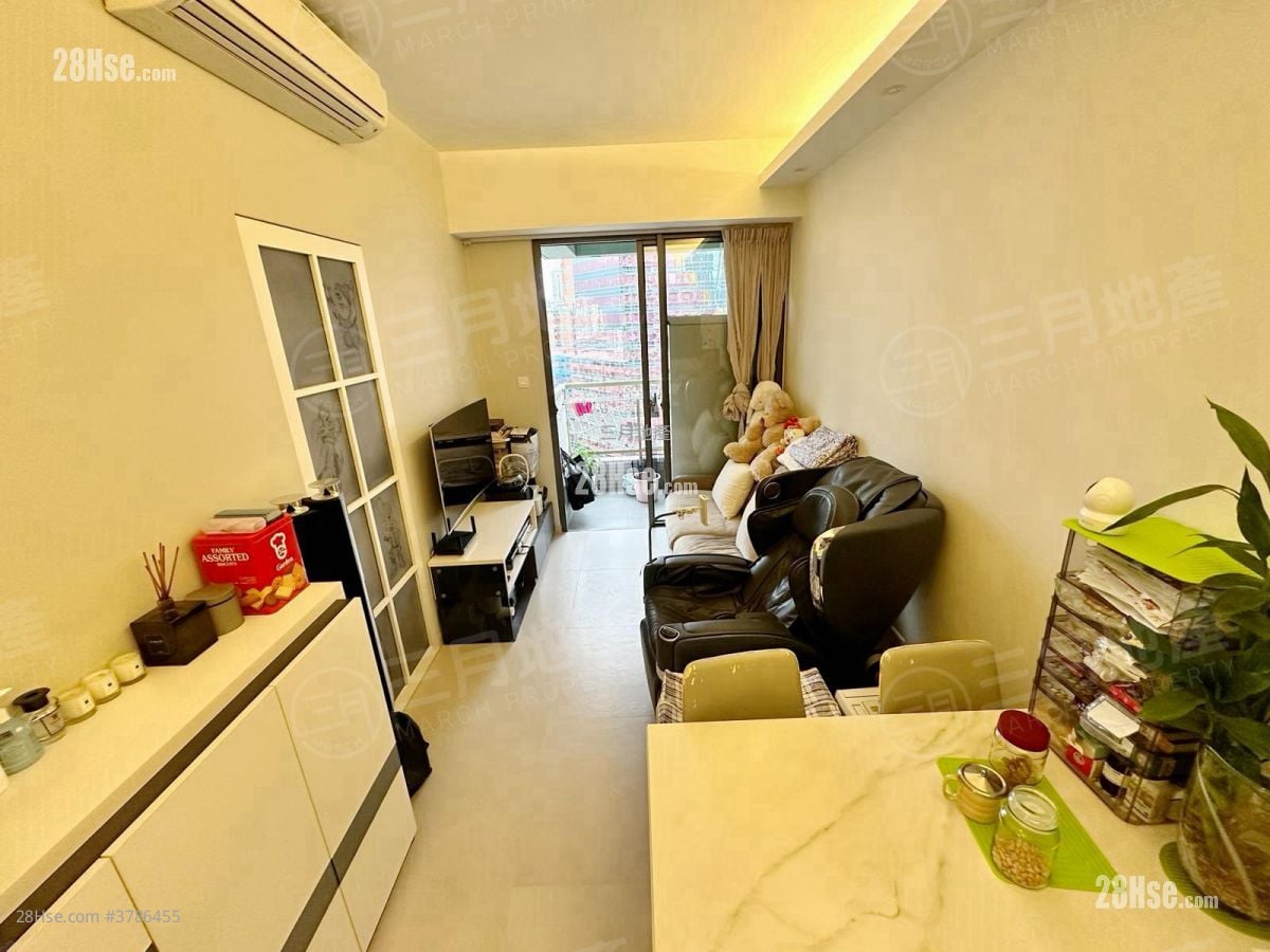 Cite 33 Sell 1 Bedroom , 1 Bathroom 468 ft²