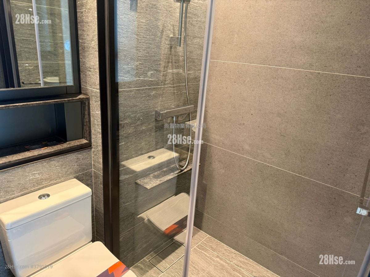 Kennedy 38 Rental 264 ft²