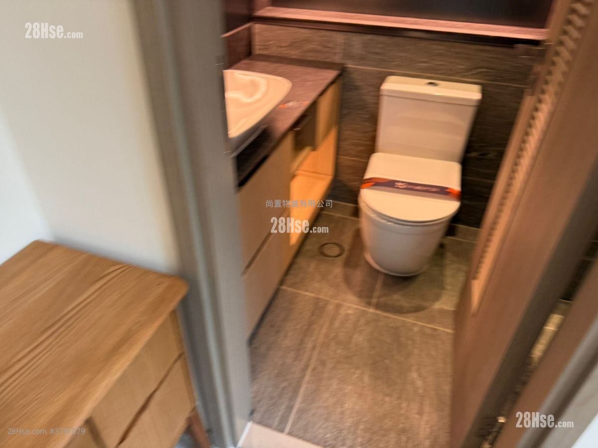 Kennedy 38 Rental 264 ft²