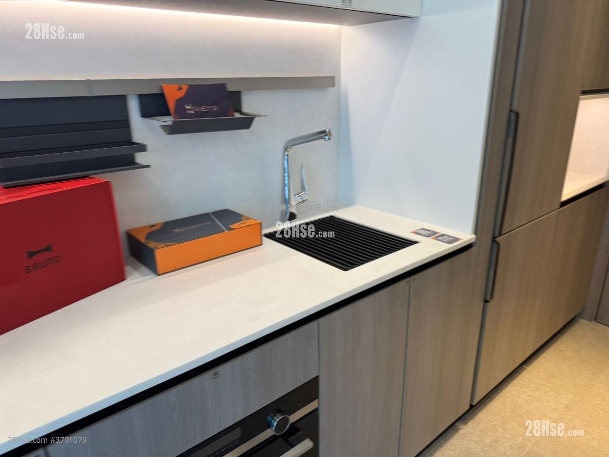 Kennedy 38 Rental 264 ft²