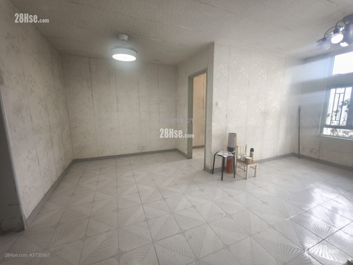 Kam Ying Court Sell 3 Bedrooms , 1 Bathroom 645 ft²