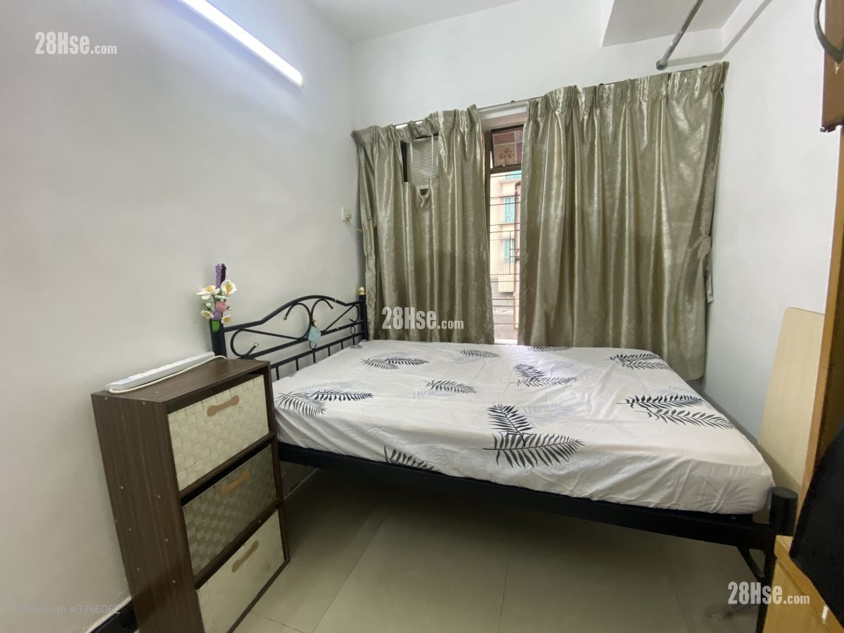 Champagne Court Rental Studio , 1 Bathroom 120 ft²