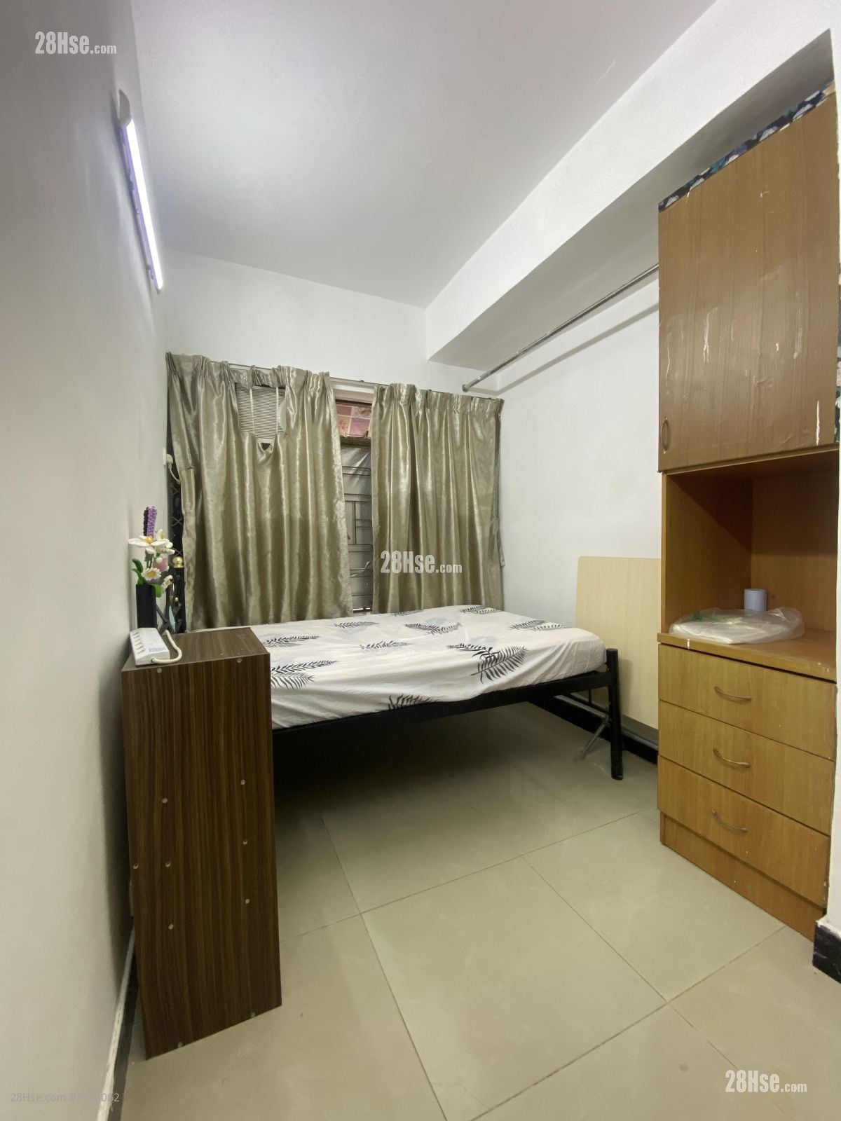 Champagne Court Rental Studio , 1 Bathroom 120 ft²