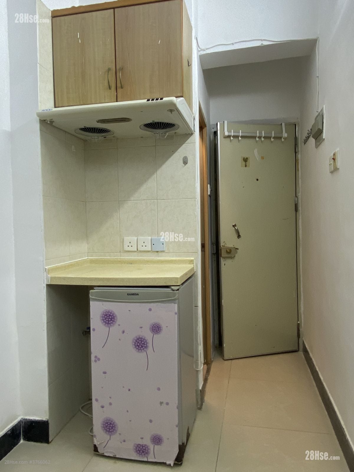 Champagne Court Rental Studio , 1 Bathroom 120 ft²