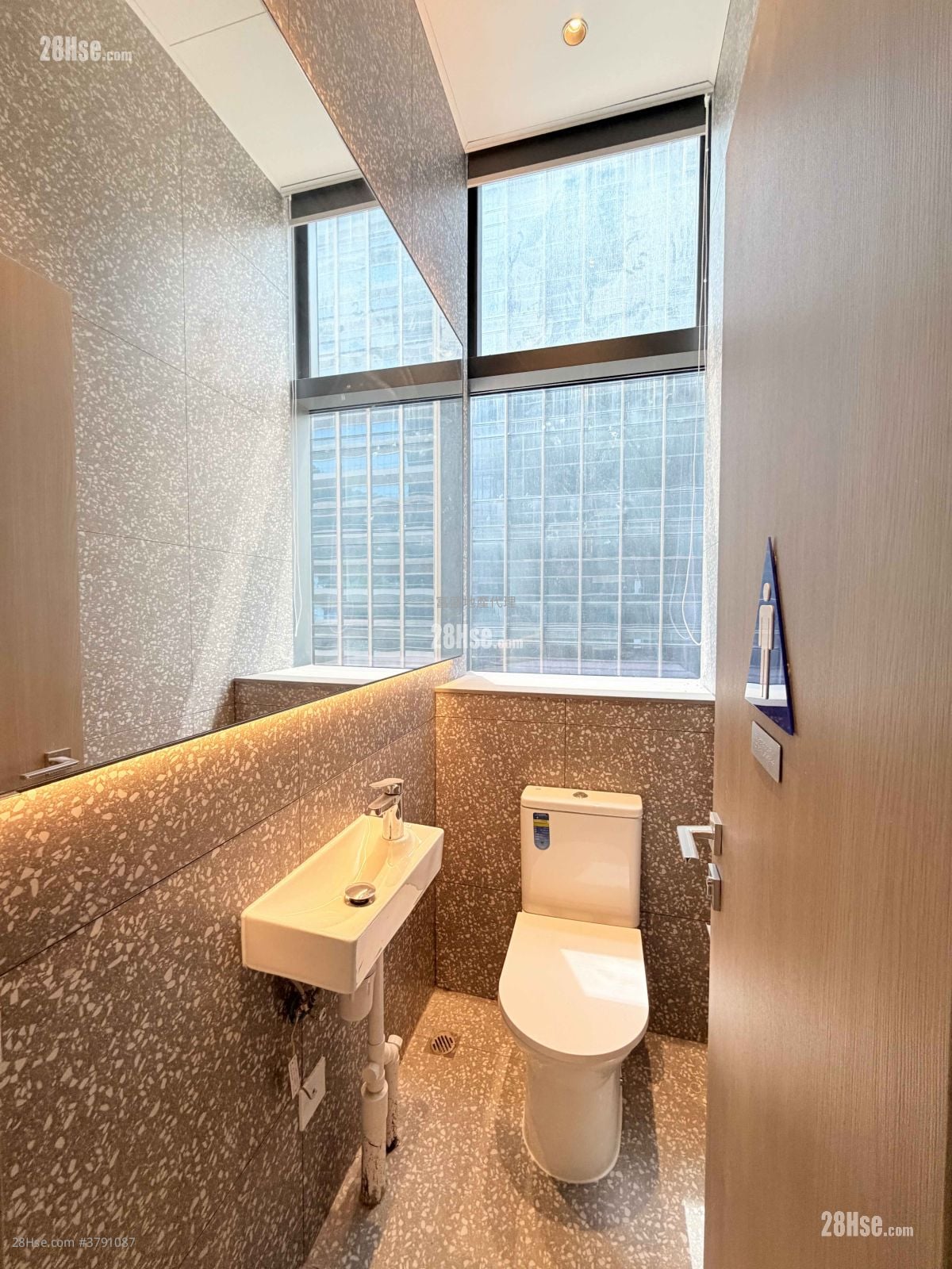 Dr. Kong Centre Rental 2 Toilets