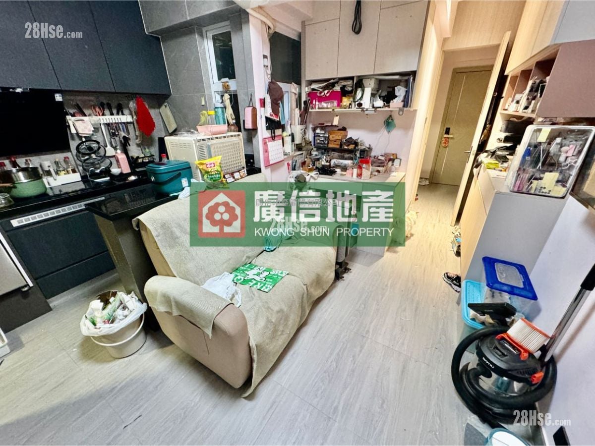 Kwong Fung Building Sell 2 Bedrooms , 2 Bathrooms 389 ft²