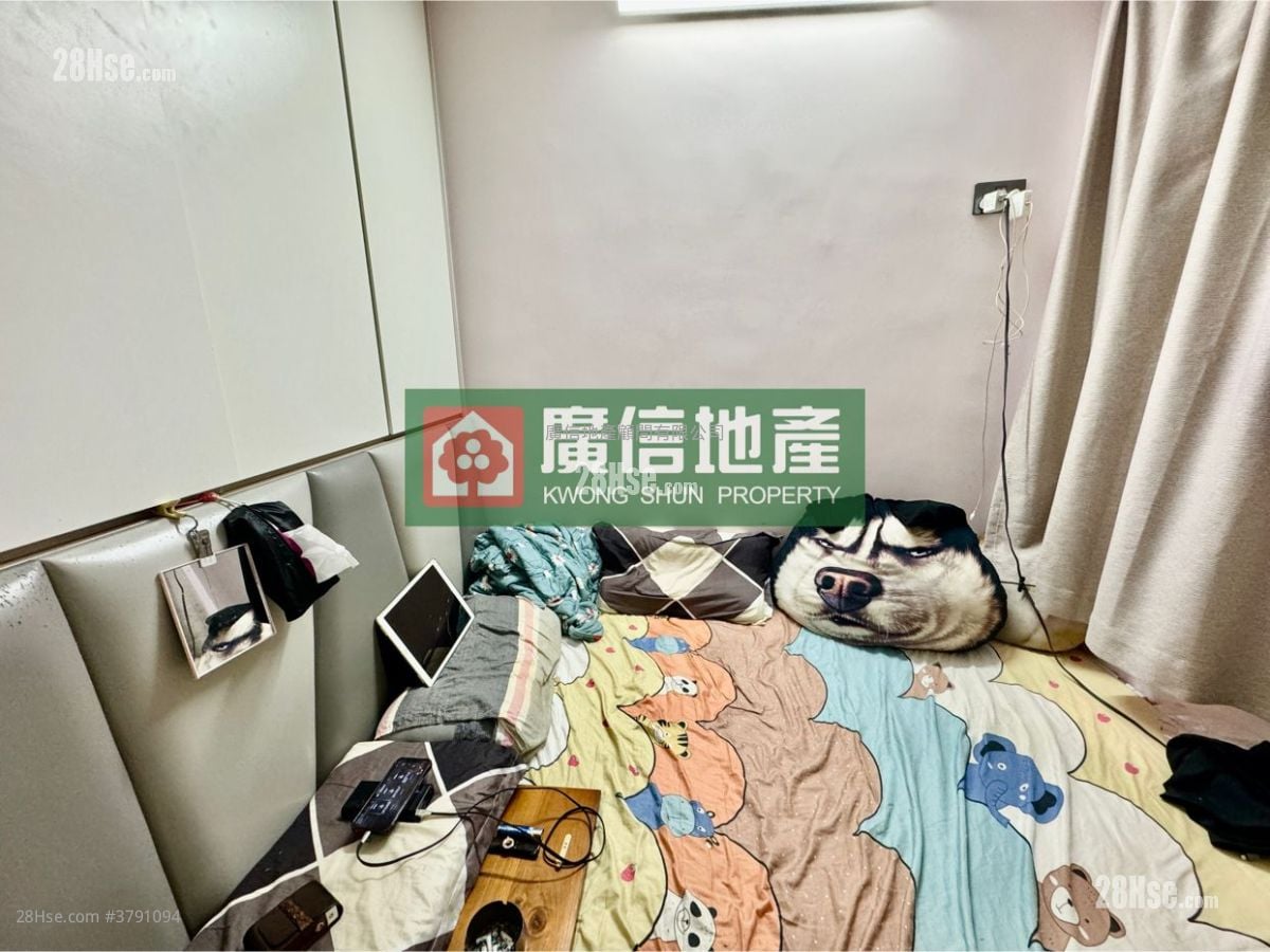 Kwong Fung Building Sell 2 Bedrooms , 2 Bathrooms 389 ft²