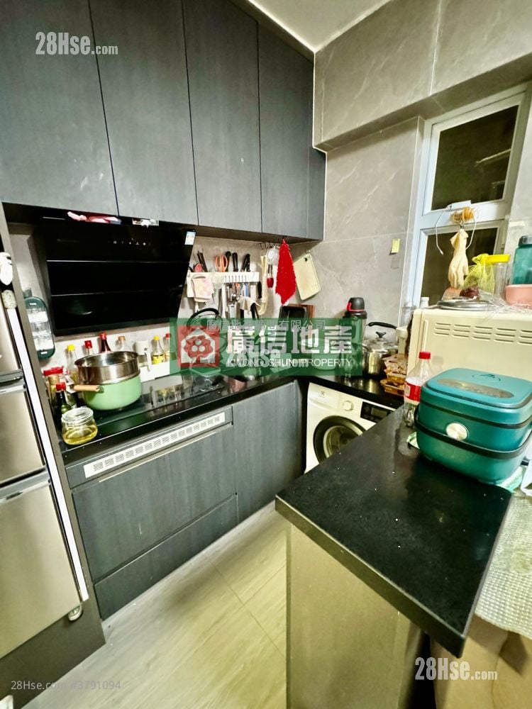 Kwong Fung Building Sell 2 Bedrooms , 2 Bathrooms 389 ft²
