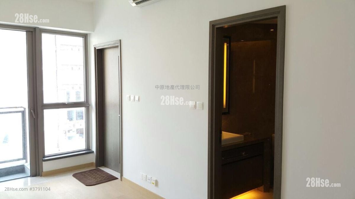 厅: The Austin 租盘 开放式间隔 , 1 浴室 378 平方尺