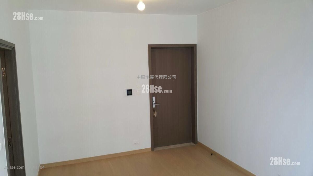 厅: The Austin 租盘 开放式间隔 , 1 浴室 378 平方尺