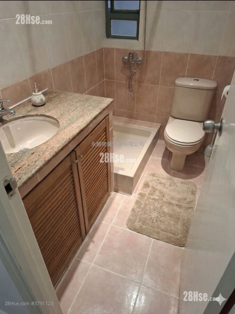 76 Morrison Hill Road Sell 3 Bedrooms , 2 Bathrooms 920 ft²