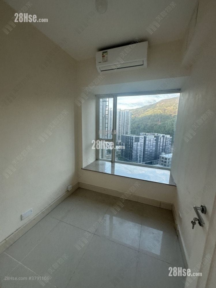 Le Prestige Sell 3 Bedrooms , 2 Bathrooms 728 ft²