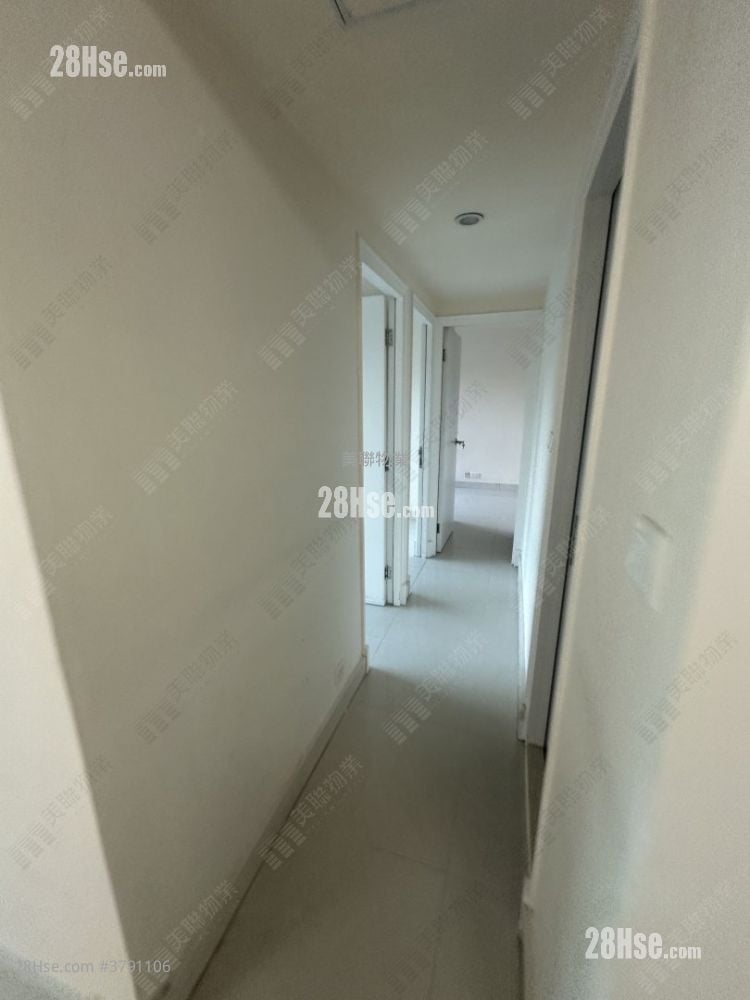 Le Prestige Sell 3 Bedrooms , 2 Bathrooms 728 ft²