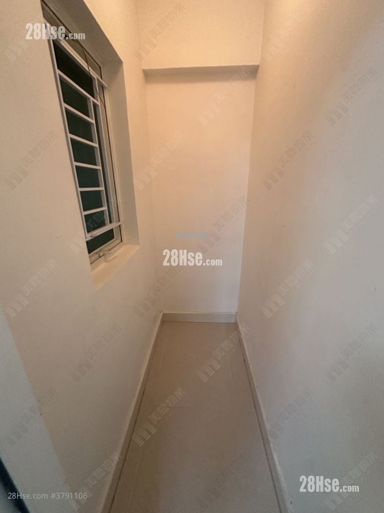 Le Prestige Sell 3 Bedrooms , 2 Bathrooms 728 ft²