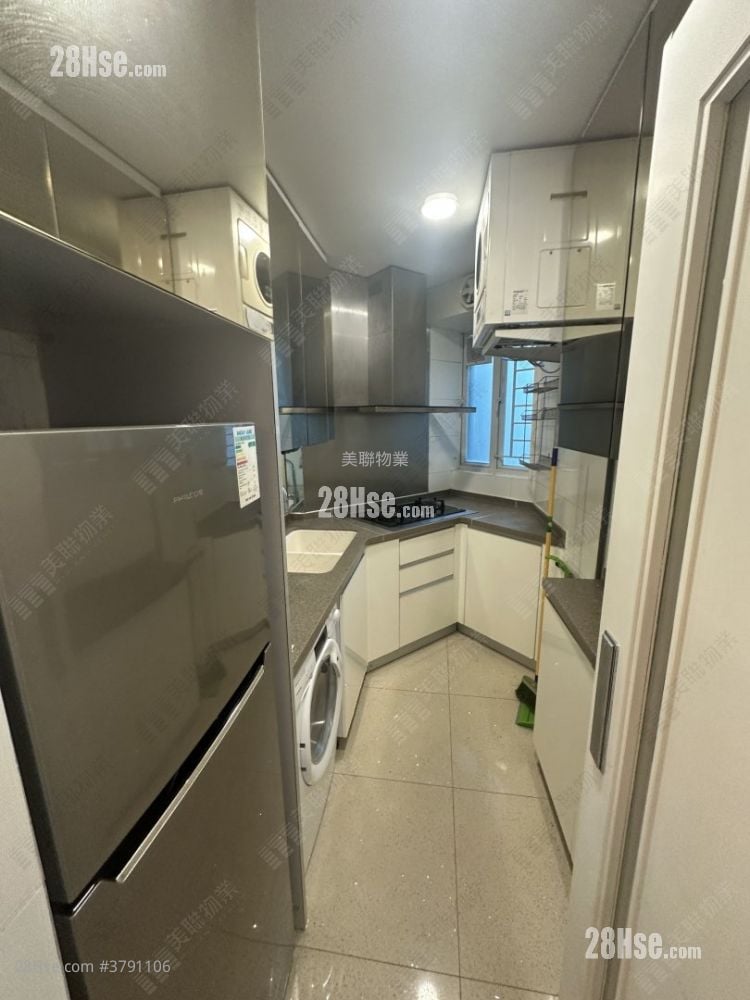 Le Prestige Sell 3 Bedrooms , 2 Bathrooms 728 ft²