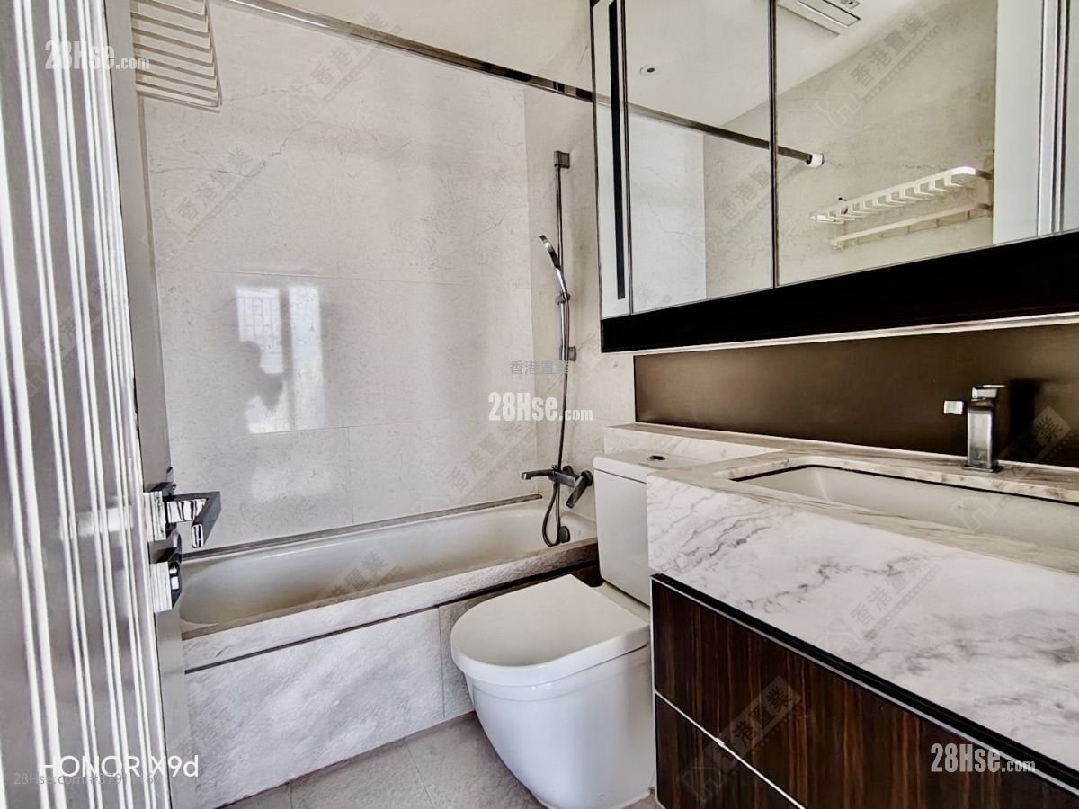 bathroom: Oasis Kai Tak Rental 2 Bedrooms , 1 Bathroom 486 ft²
