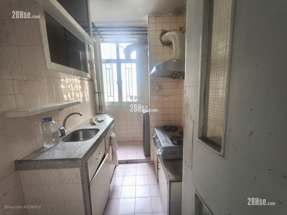 Kam Ying Court Sell 3 Bedrooms , 1 Bathroom 645 ft²