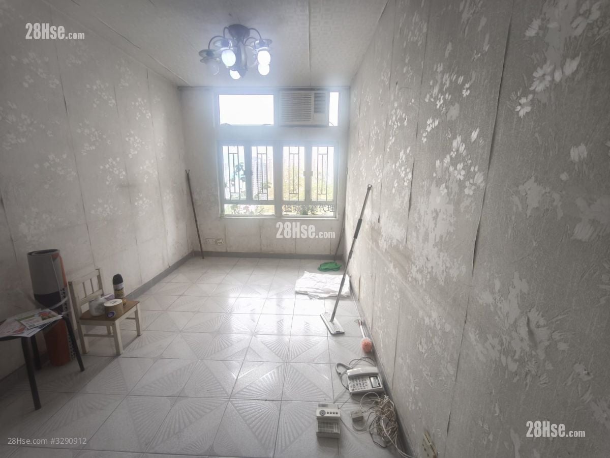 Kam Ying Court Sell 3 Bedrooms , 1 Bathroom 645 ft²