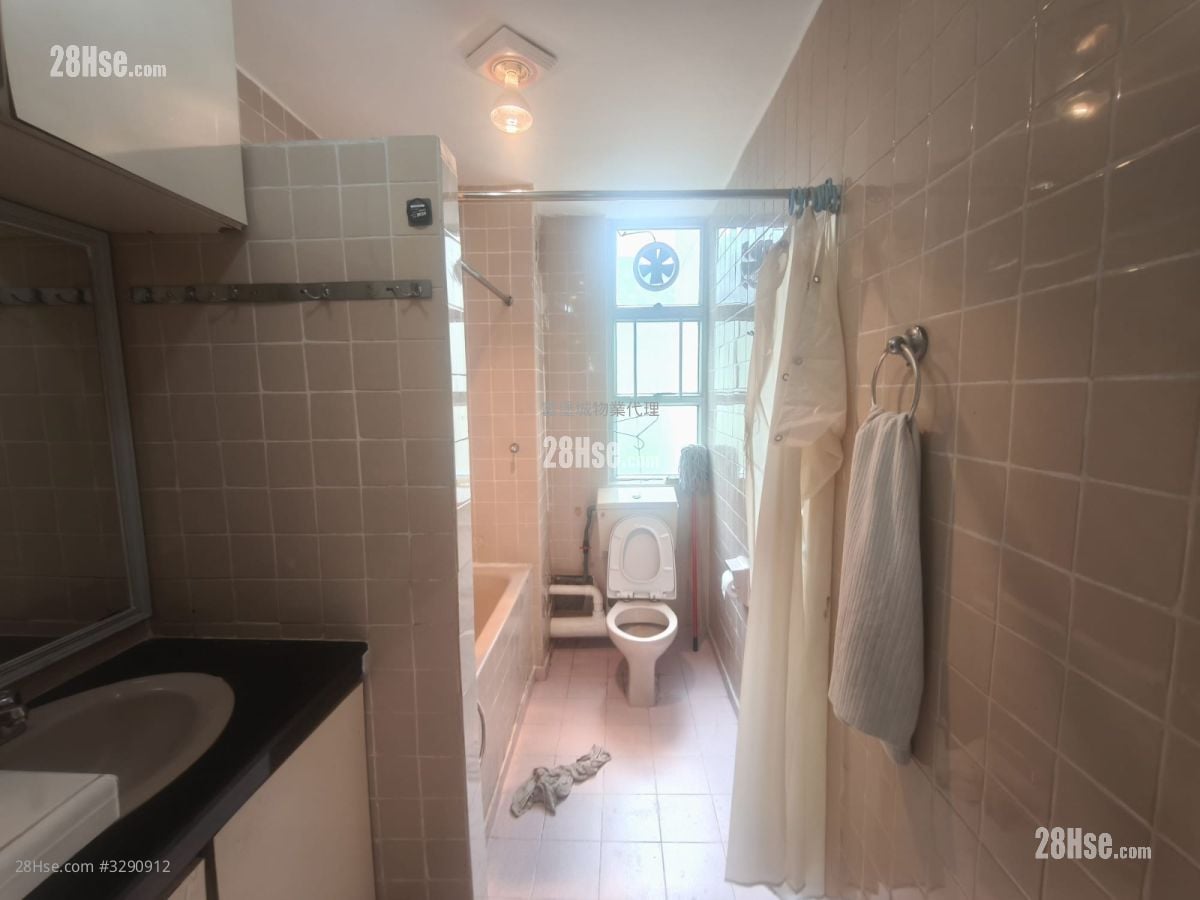 Kam Ying Court Sell 3 Bedrooms , 1 Bathroom 645 ft²