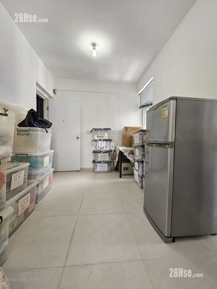 Ample Building Sell 410 ft²