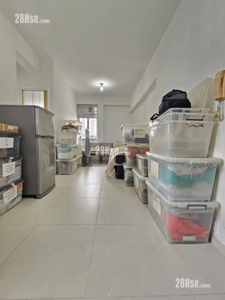 Ample Building Sell 410 ft²